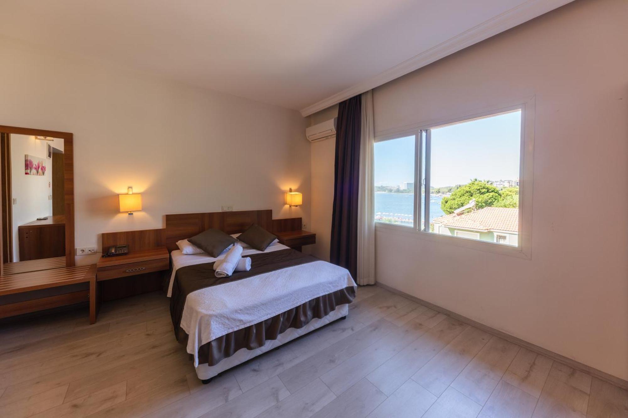 Melis Hotel Kusadasi Luaran gambar