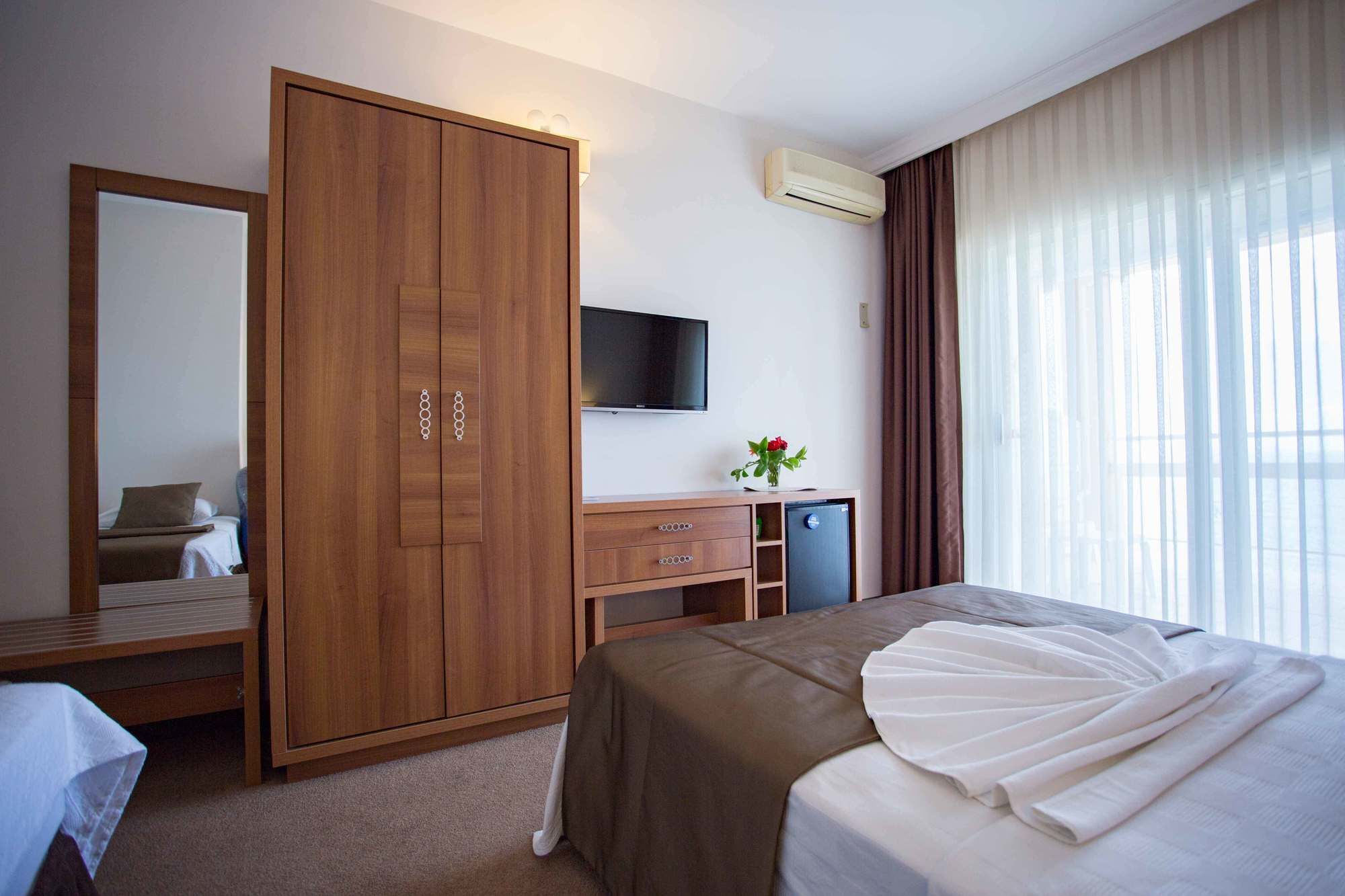 Melis Hotel Kusadasi Luaran gambar